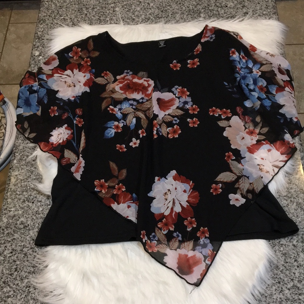 4/$20 shein black floral blouse